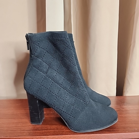 Impo Stretch Sock ankle boots. 7.5 - Picture 2 of 9
